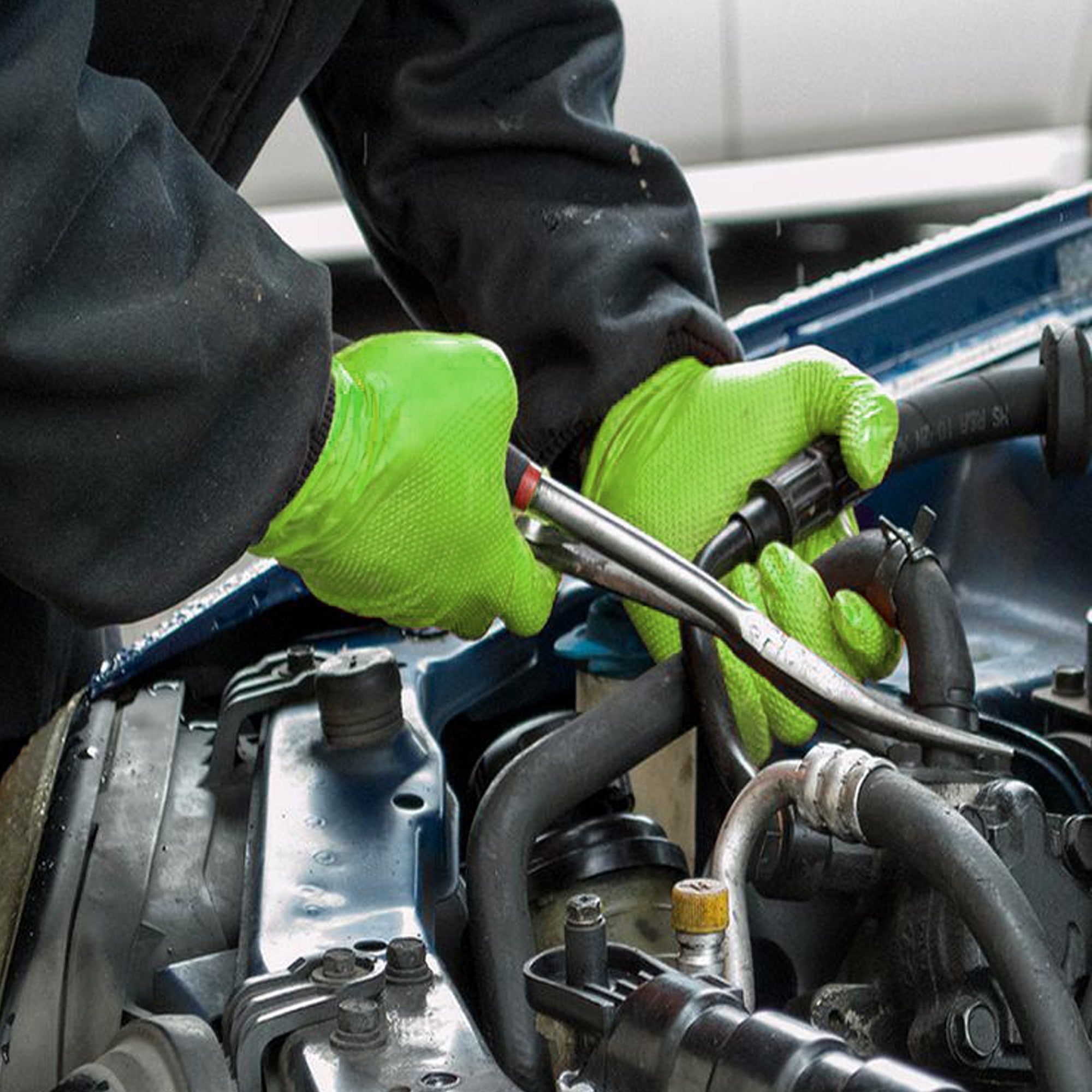 TitanFlex HD45G Heavy Duty Green Industrial Nitrile Gloves - For auto repair